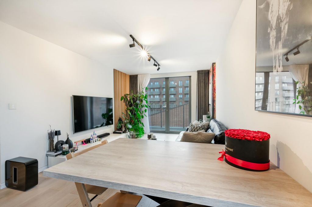 Property photo 3 of 11