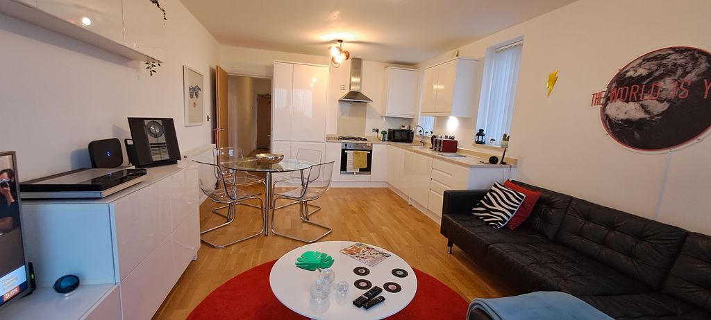 Property photo 3 of 10 Photo 4