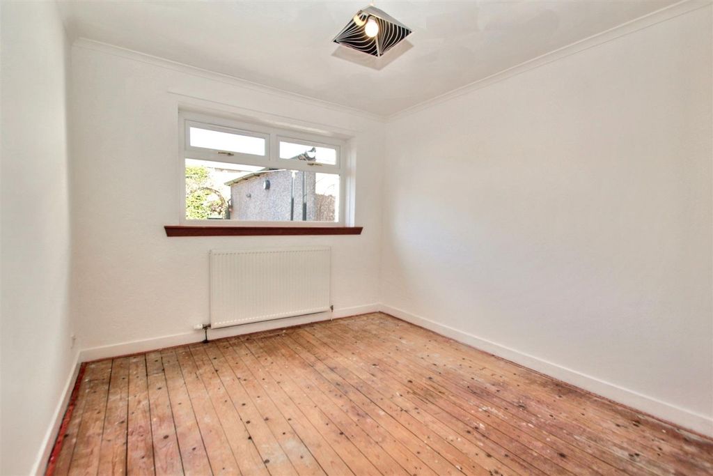 Property photo 3 of 17 3