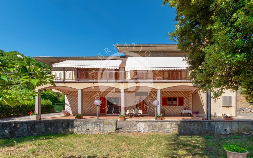Property photo 2 of 34
