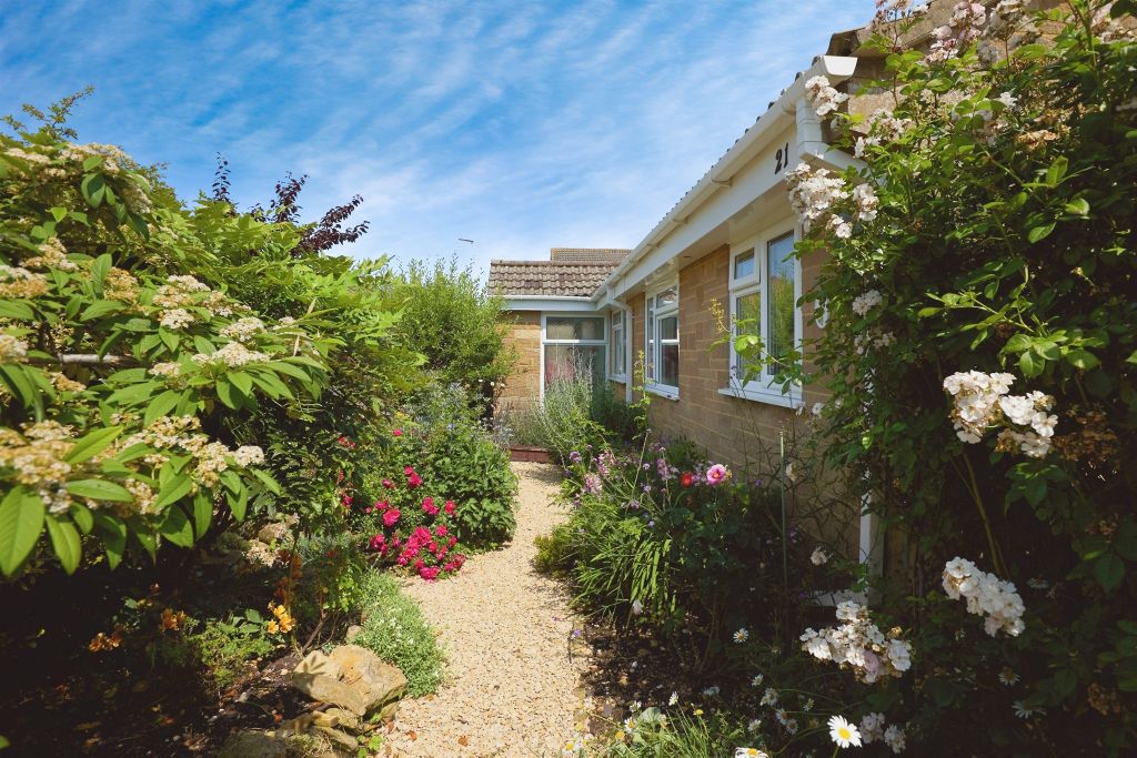 Property photo 2 of 17