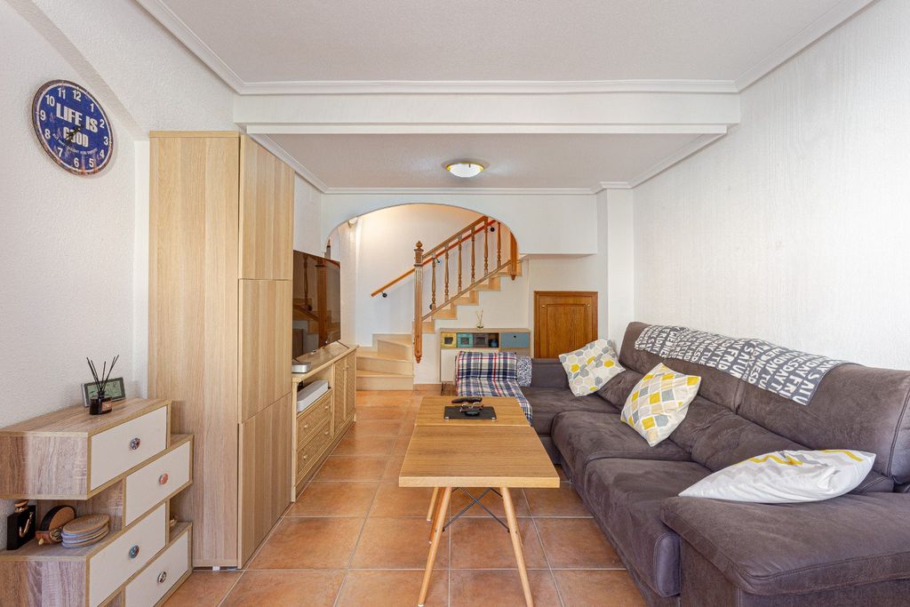 Property photo 1 of 28