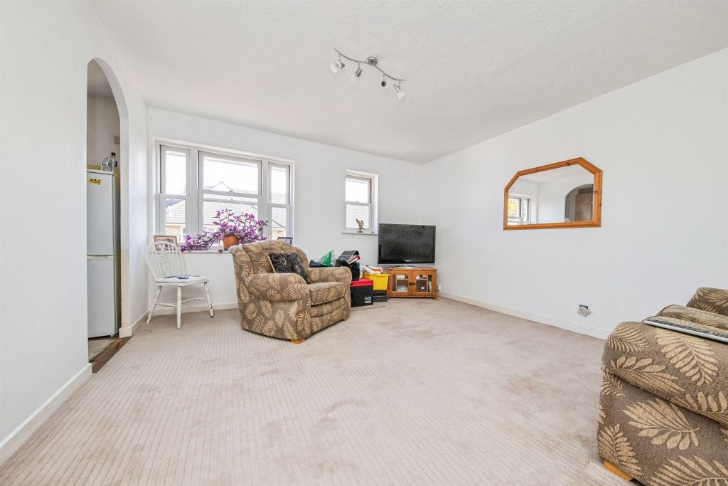 Property photo 2 of 14