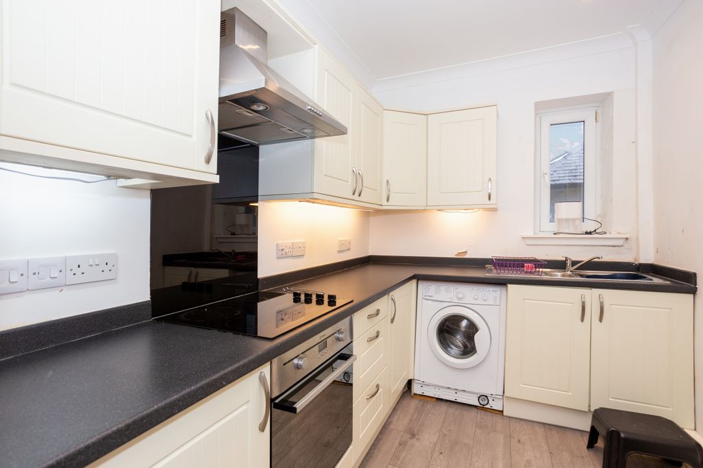 Property photo 3 of 16 Kitchen