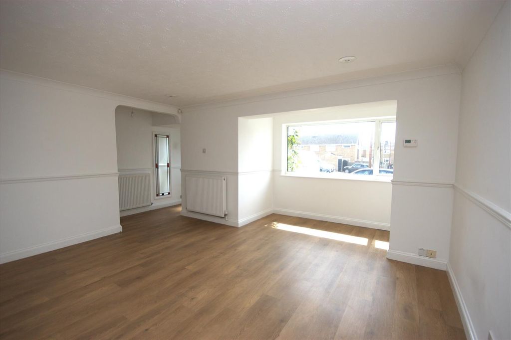 Property photo 2 of 12 Img_4985.Jpg