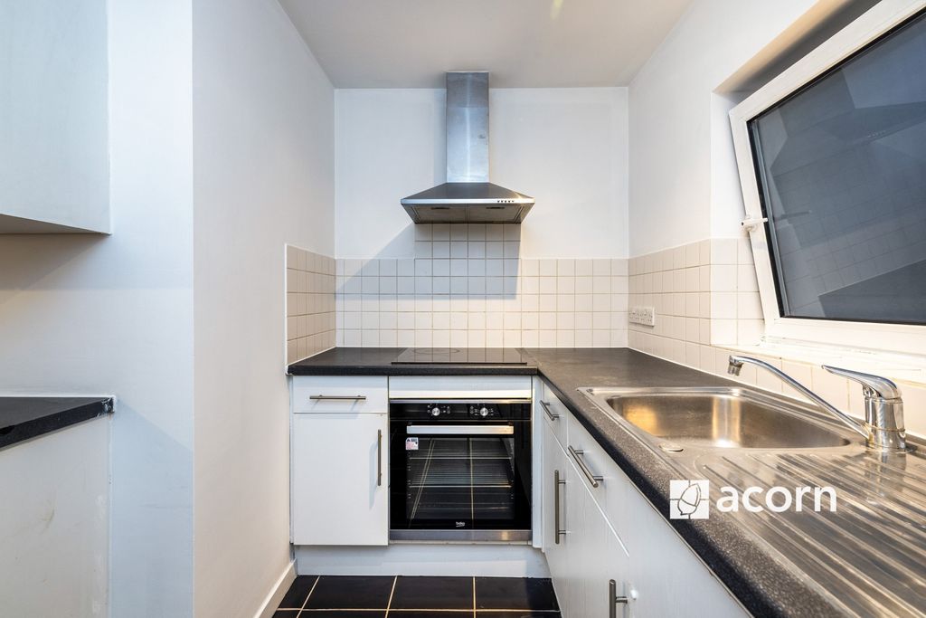 Property photo 3 of 14 Kitchen