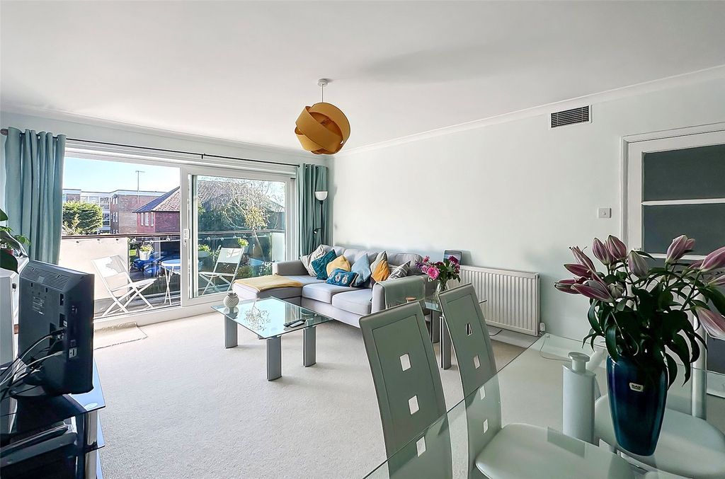 Property photo 3 of 17 Picture No. 05