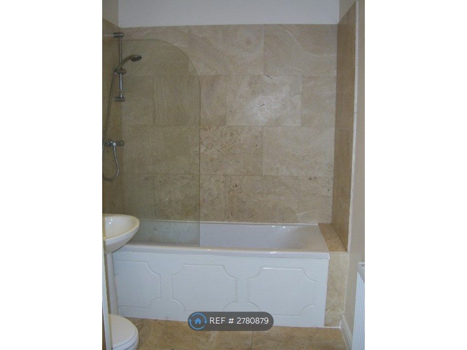 Property photo 2 of 25 Bathroom