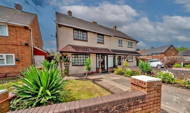 Property photo 1 of 12 Creswell Cres Front.Jpg