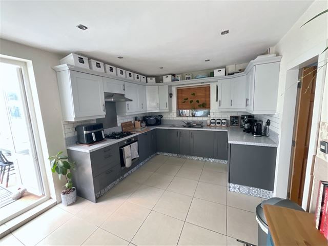 Property photo 3 of 21 Kitchen/Diner