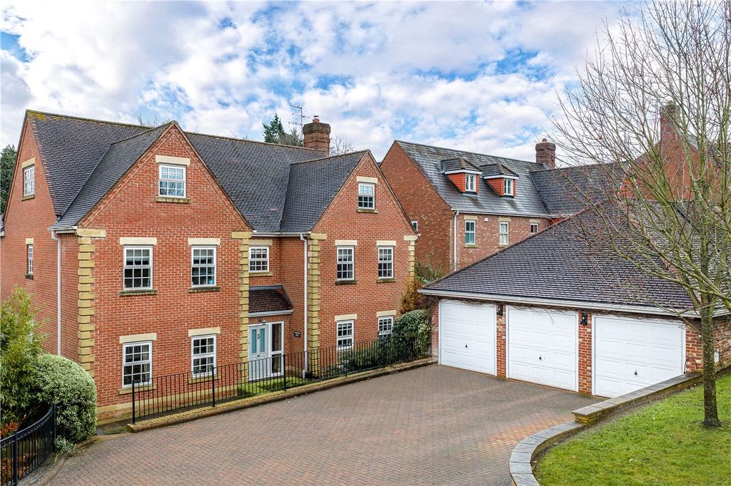 Property photo 1 of 19 External