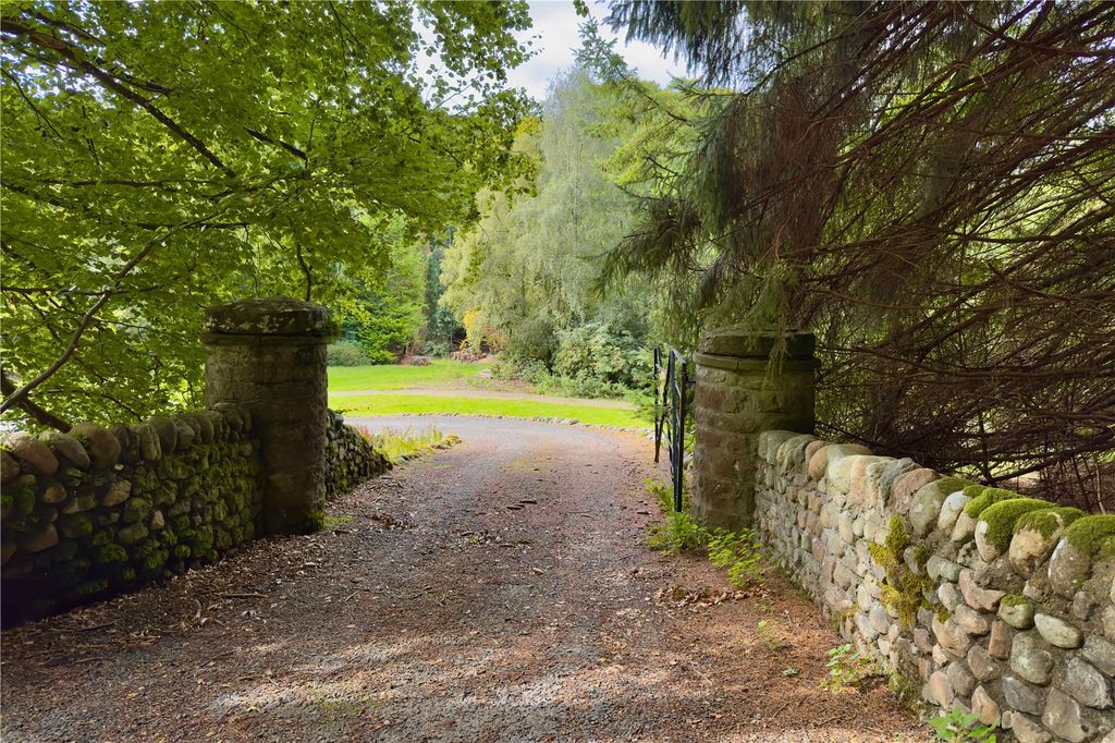 Property photo 1 of 19 Entrance