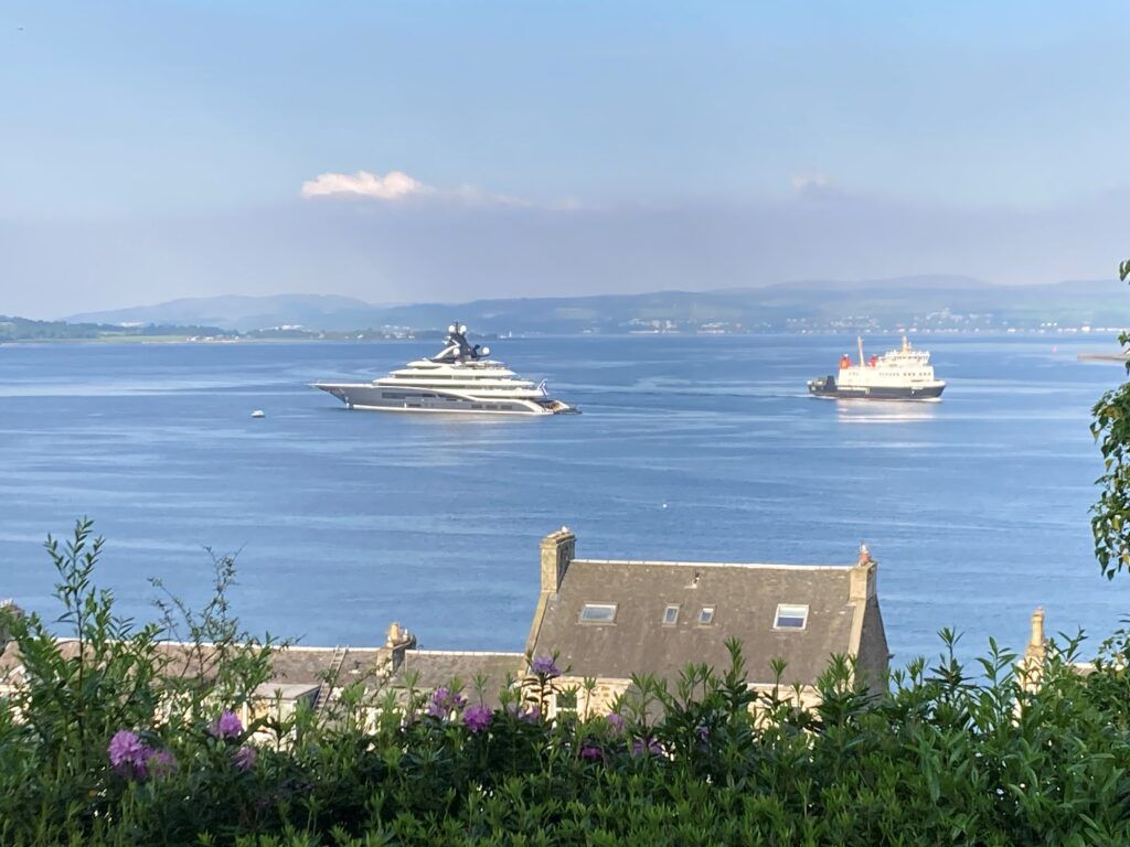 Property photo 2 of 22