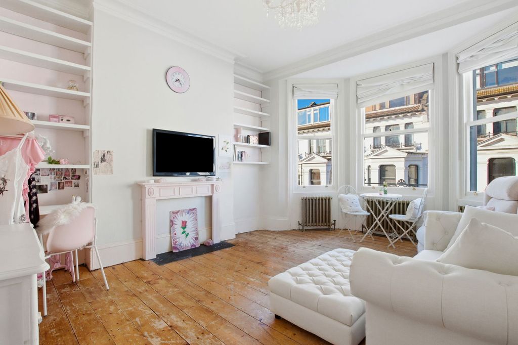 Property photo 3 of 8