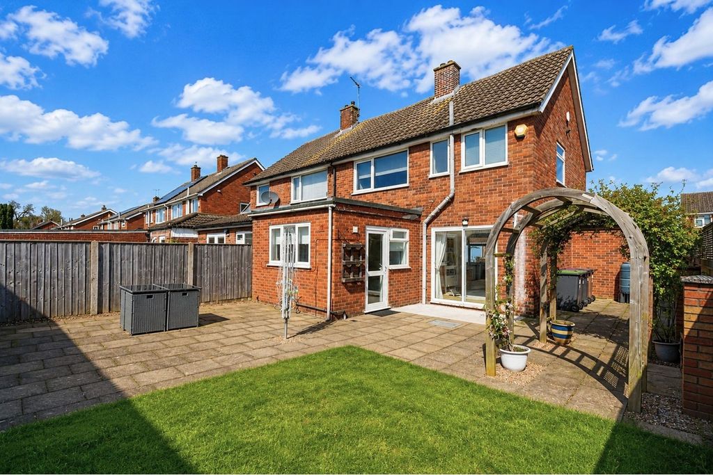 Property photo 2 of 17