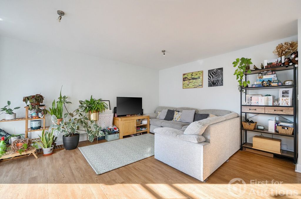 Property photo 2 of 11 Picture No. 03