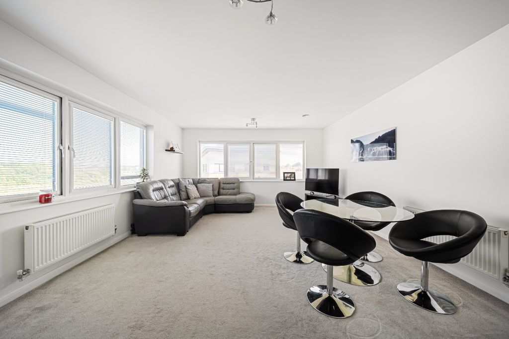 Property photo 3 of 12 2712925