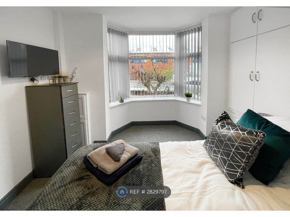Property photo 2 of 33