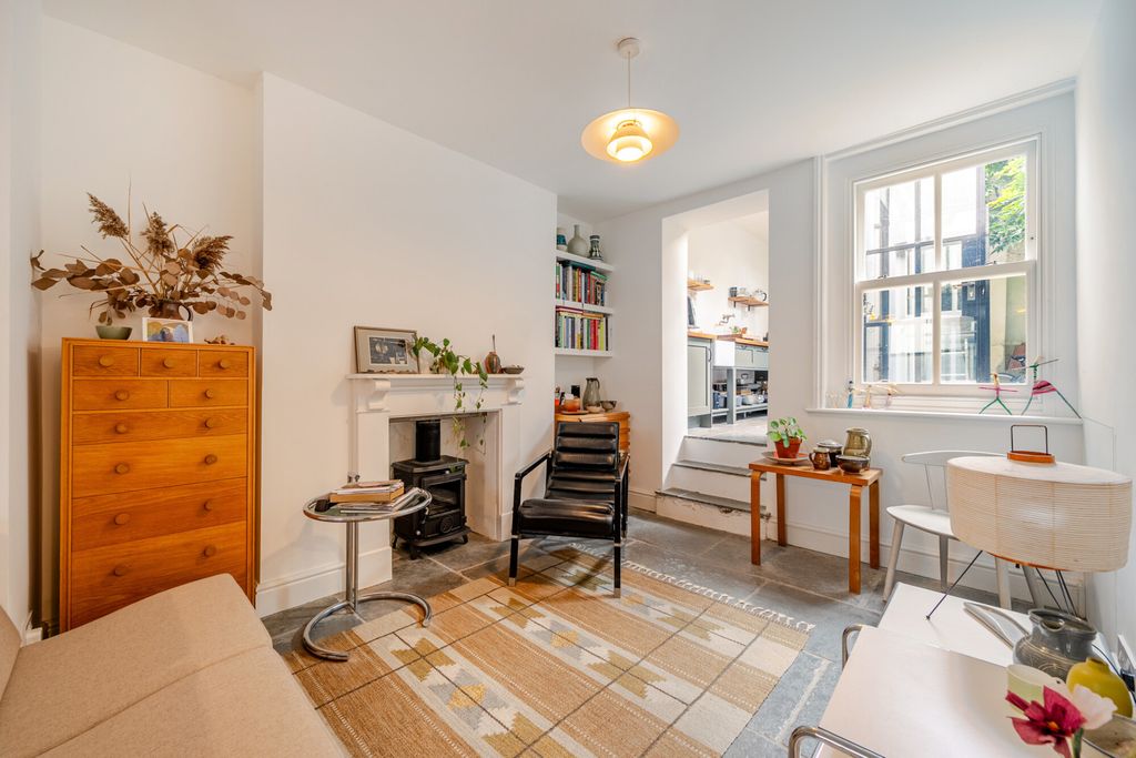 Property photo 3 of 22 1535561-3-6Ad0E5E...