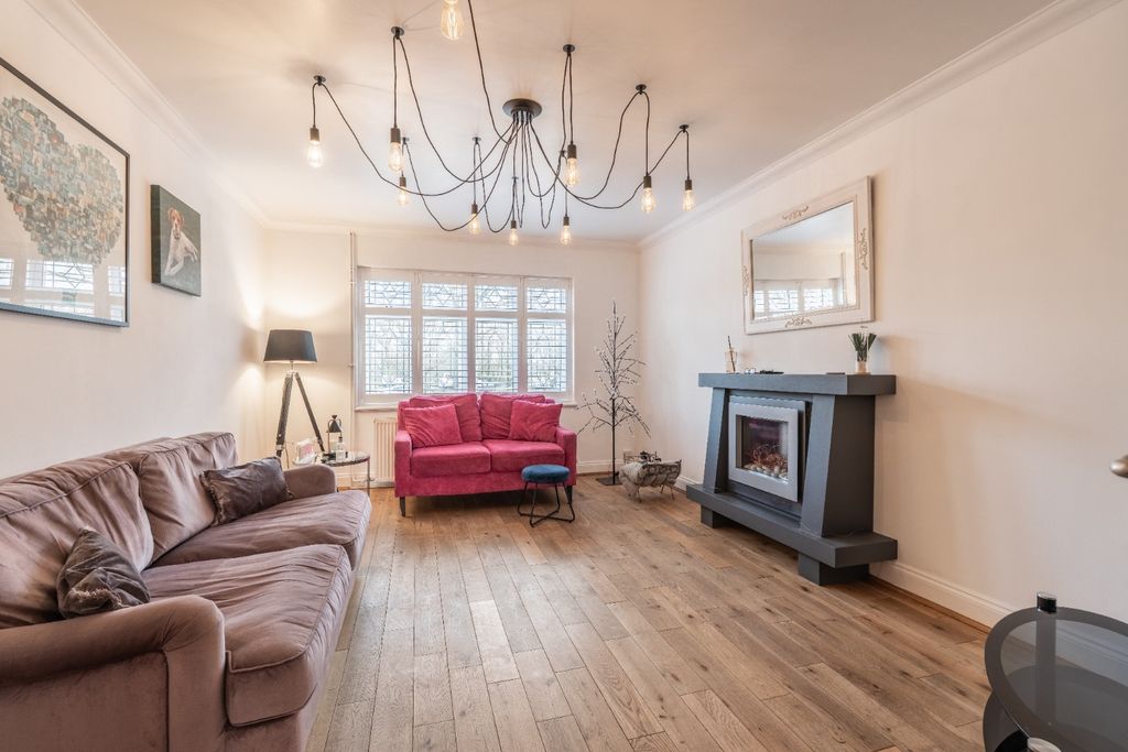 Property photo 2 of 36 4926994