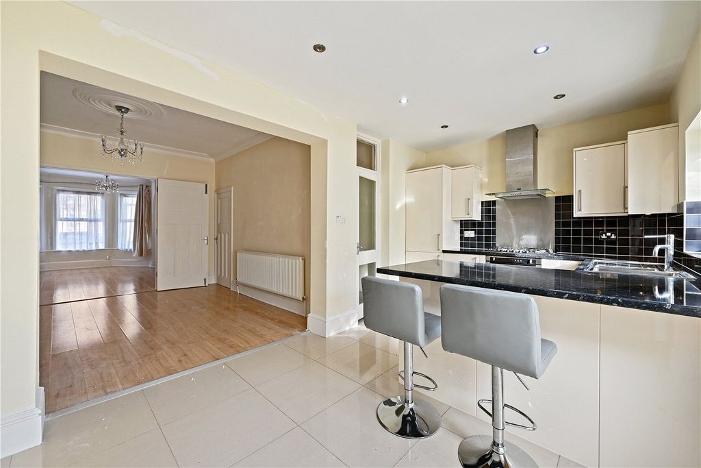 Property photo 1 of 17 Picture No. 29