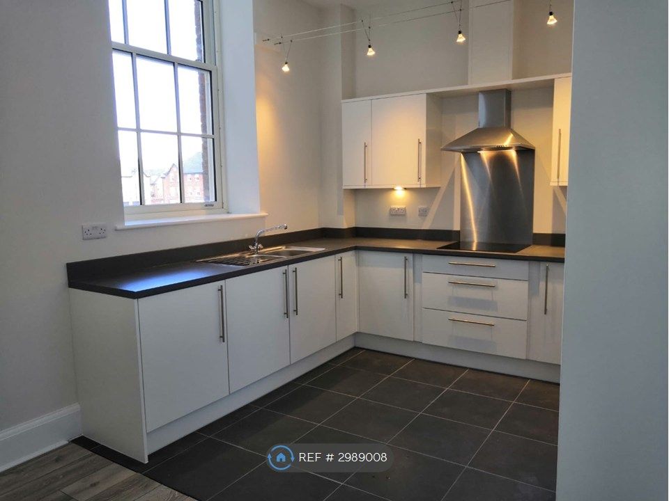 Property photo 3 of 9 Kitchen
