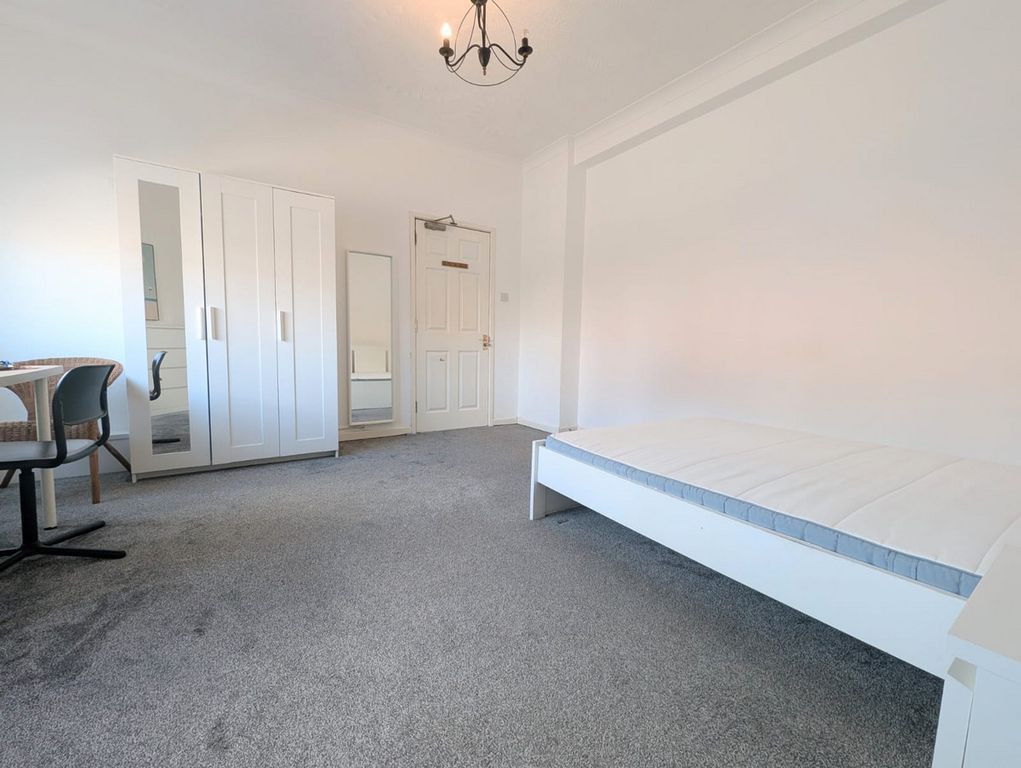 Property photo 3 of 3