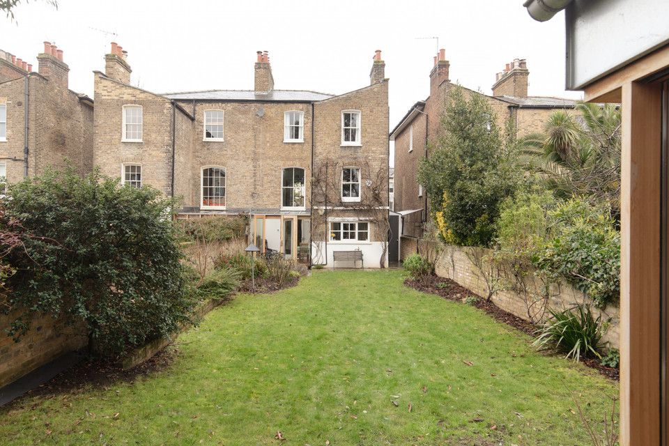 Property photo 2 of 28