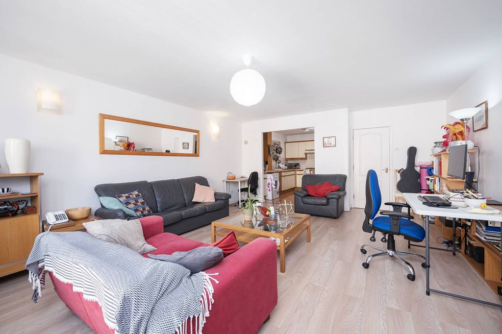 Property photo 3 of 13