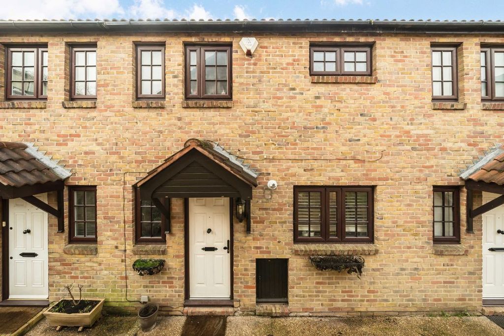 Property photo 1 of 6