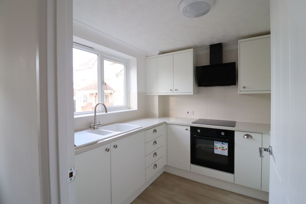 Property photo 2 of 17 4779264