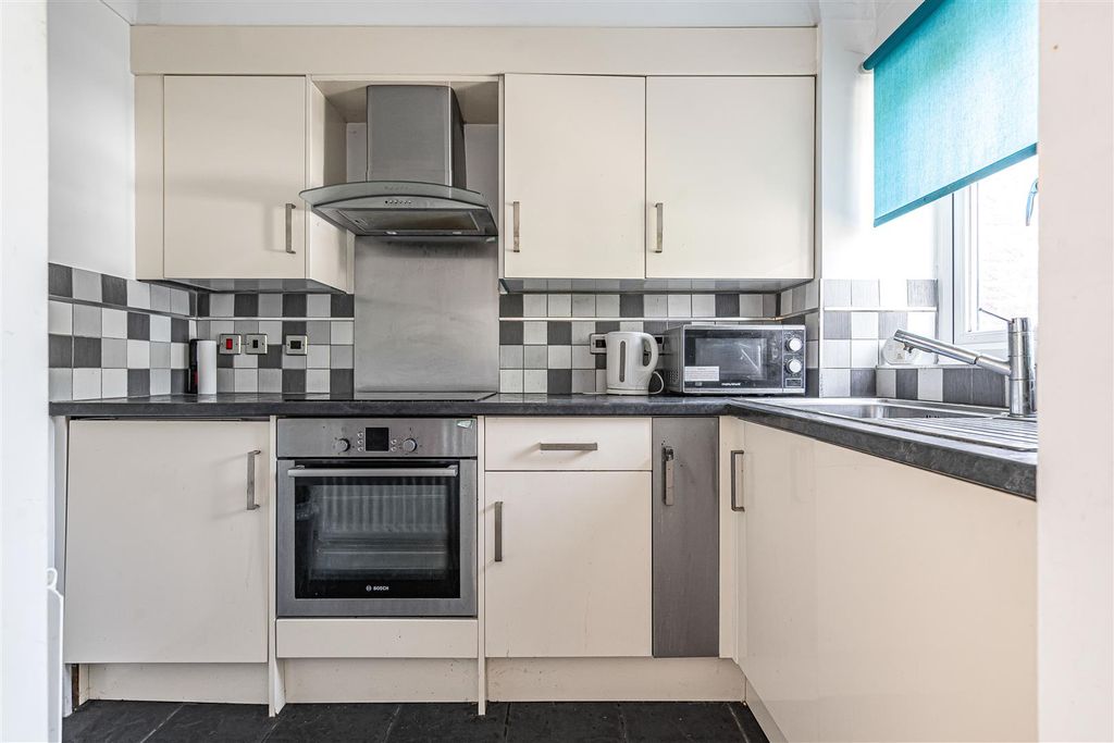 Property photo 2 of 17 6_85738.Jpg