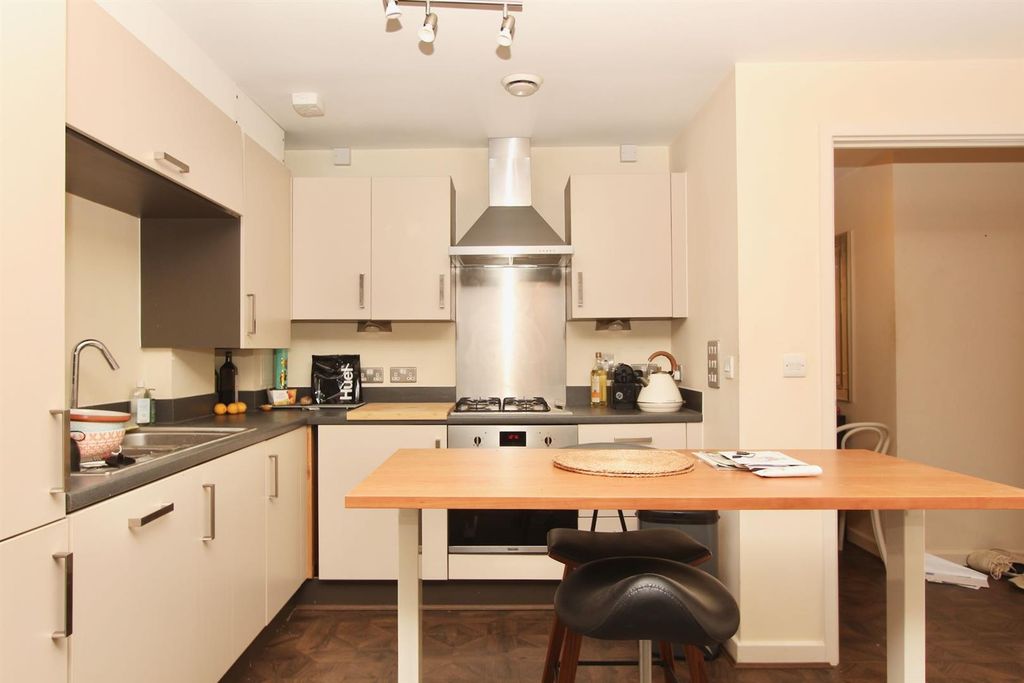 Property photo 3 of 9 Rosefield, N4