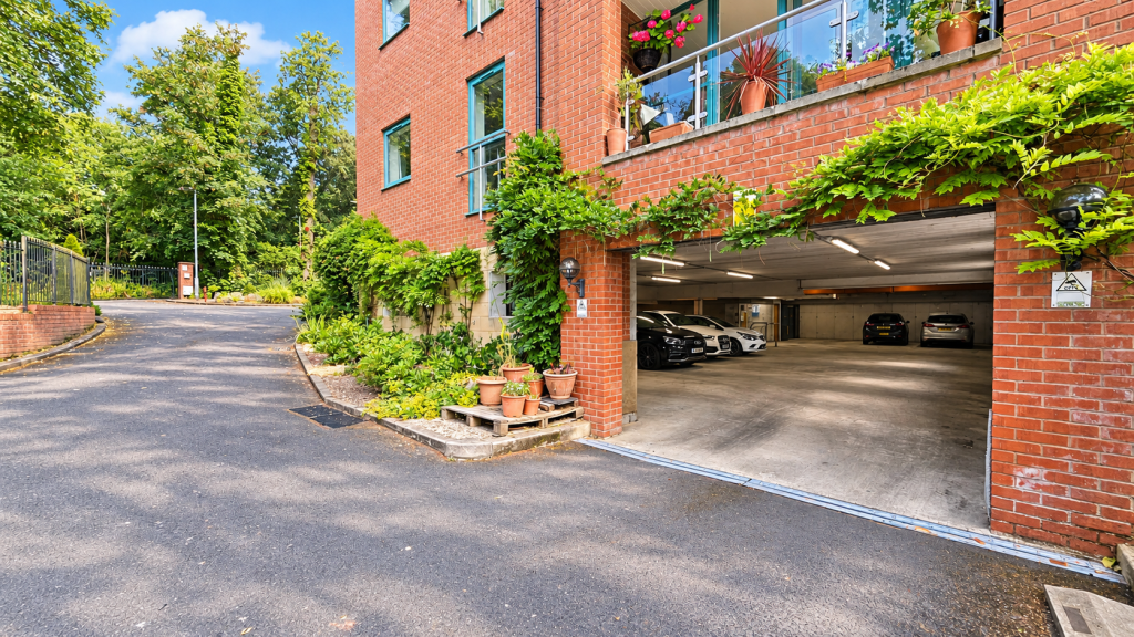 Property photo 3 of 21 Apt 1 Palmerstone Court, Bolton