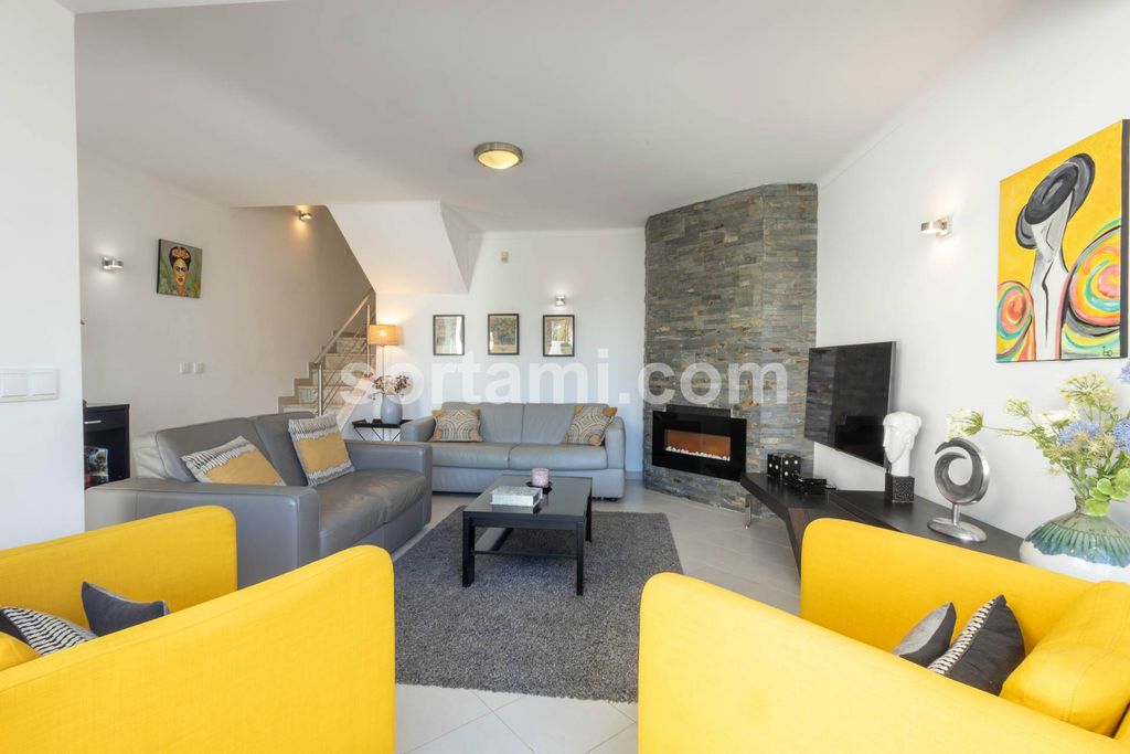 Property photo 2 of 42