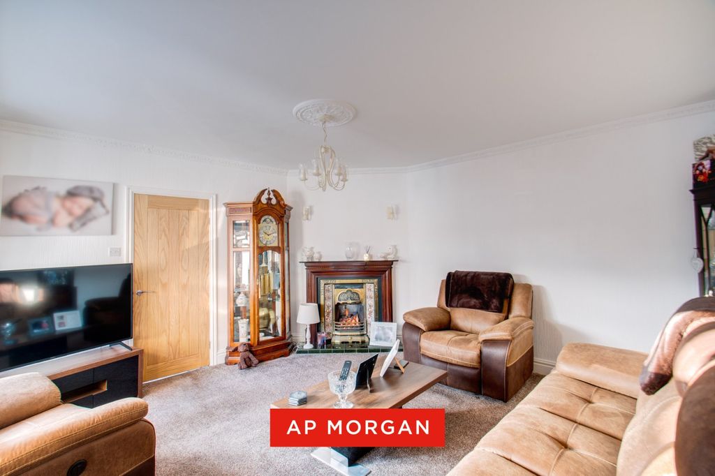 Property photo 3 of 16 Picture No. 13