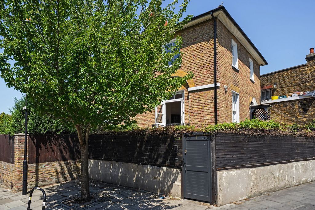 Property photo 1 of 21