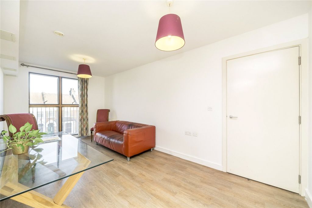 Property photo 2 of 7 Reception