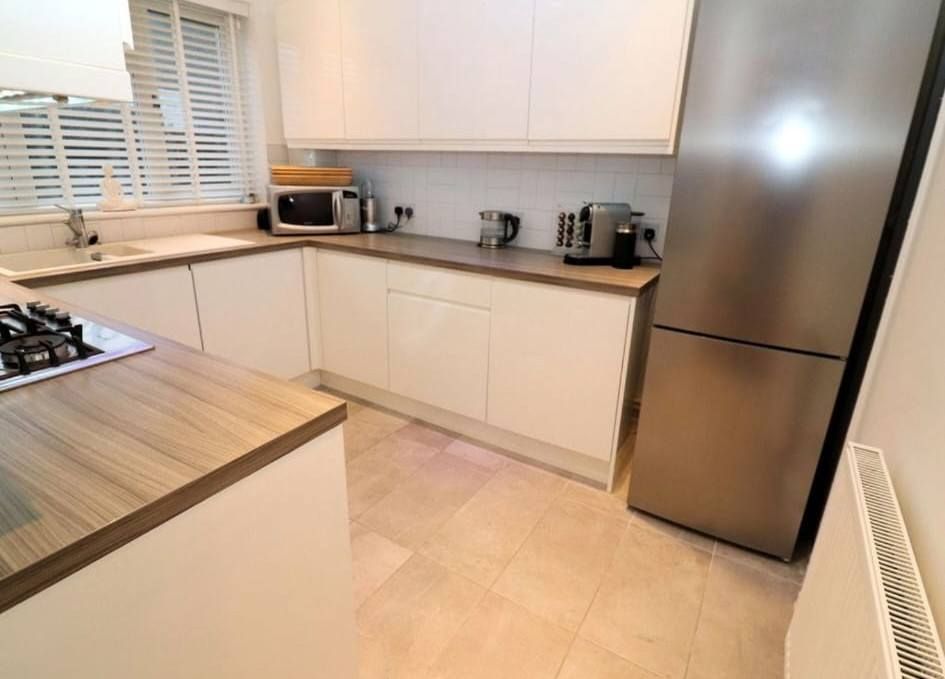 Property photo 2 of 8 Gallery