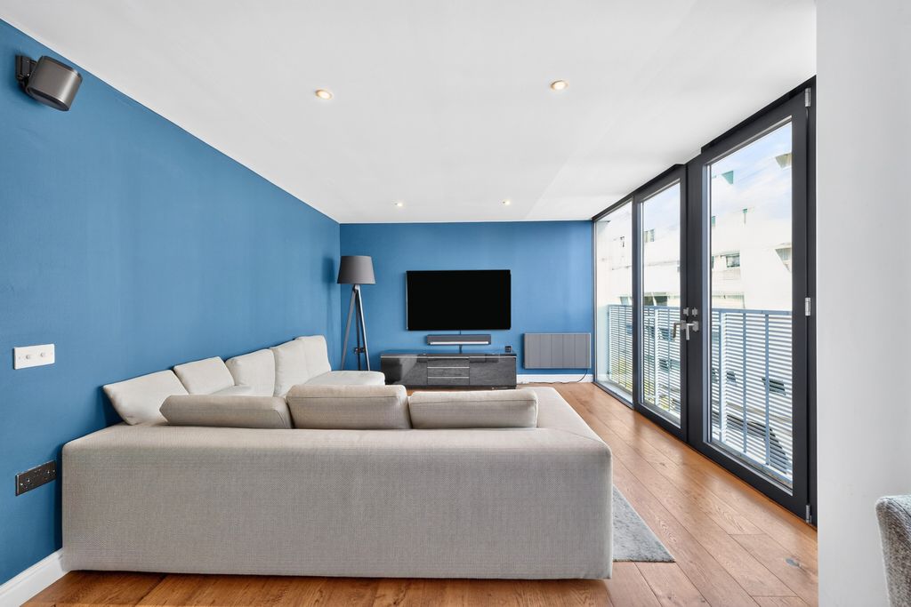 Property photo 1 of 11 Pbox-Img.Jpg