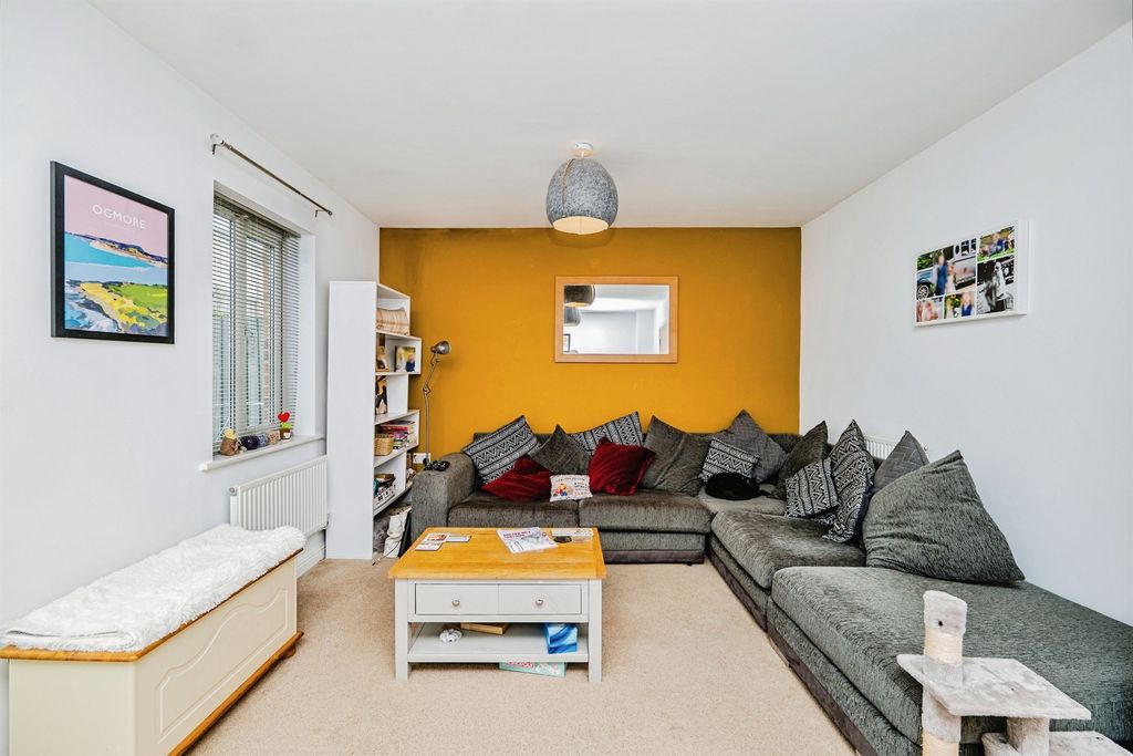 Property photo 3 of 23