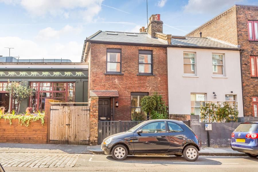 Property photo 1 of 12