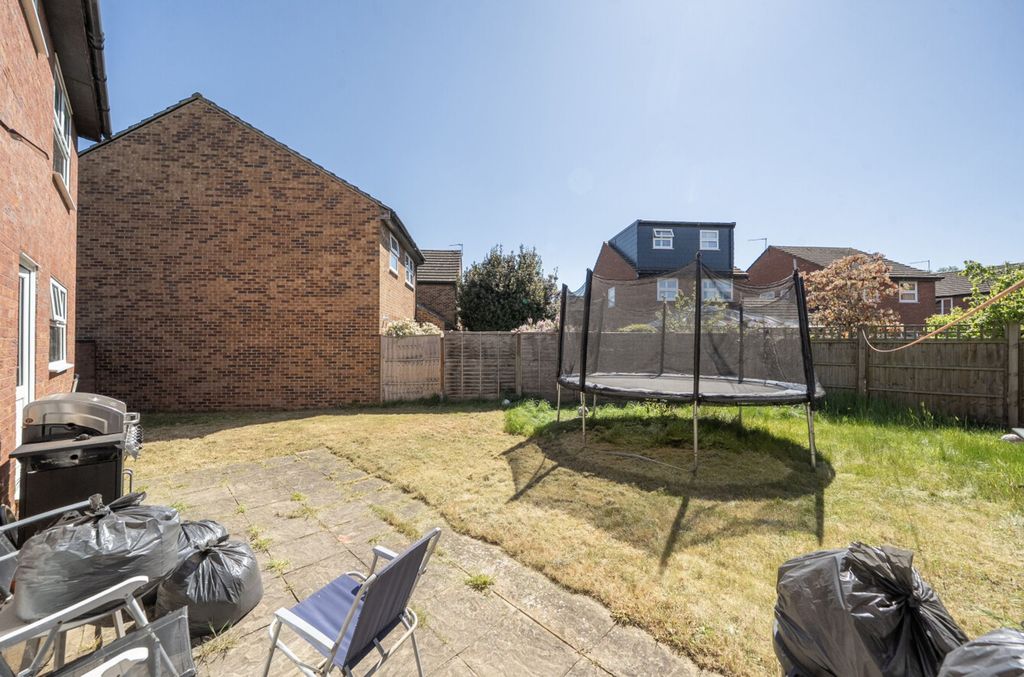 Property photo 2 of 21