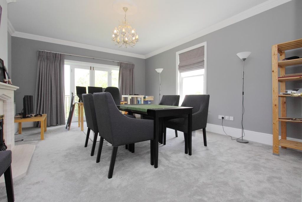 Property photo 2 of 23 Flat 4 Hazlemere House Ph6.Jpg