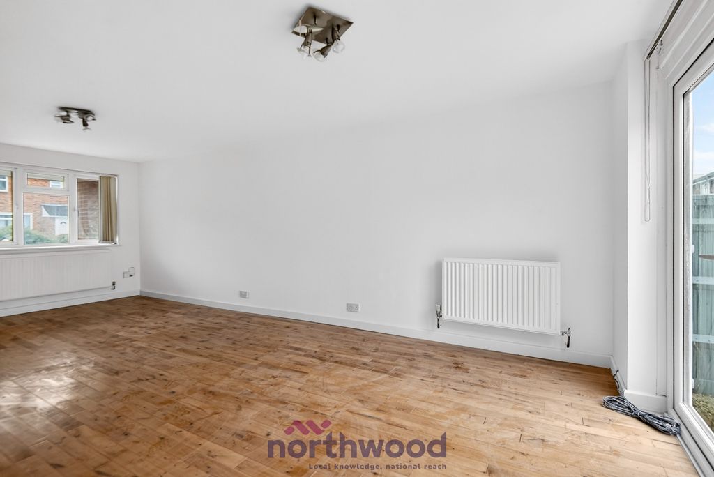 Additional image 11 of 3 bed end terrace house to rentReeve Road, Holyport SL6