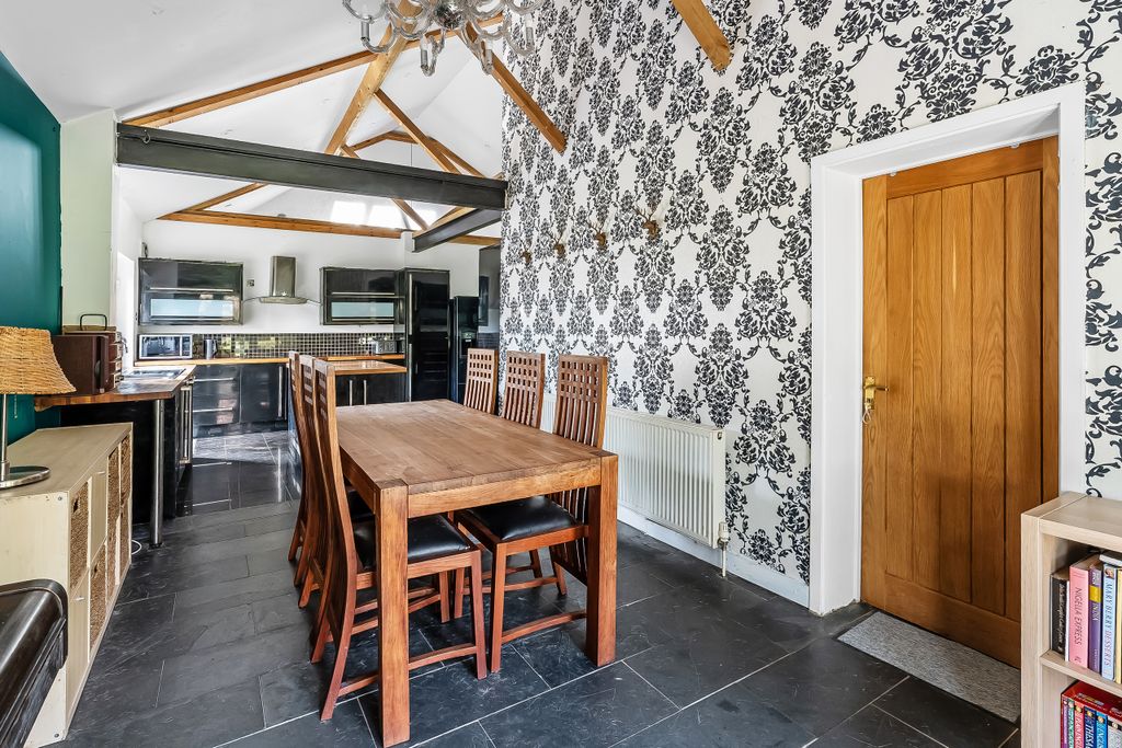 Property photo 3 of 23 Photo 4