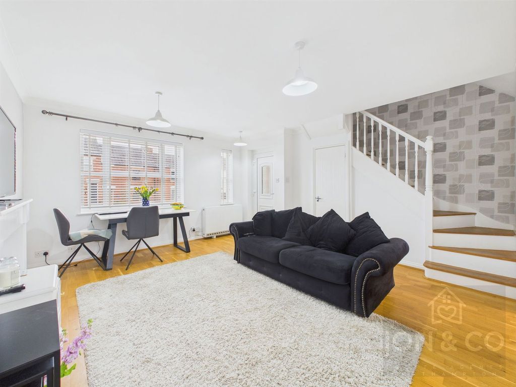 Property photo 2 of 13