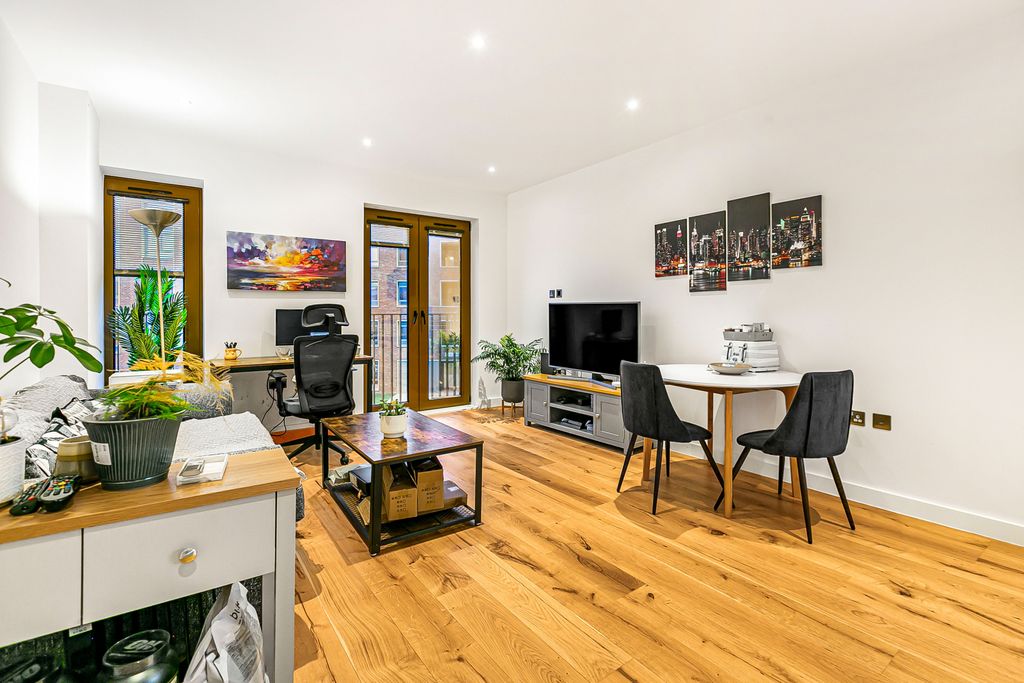 Property photo 2 of 9
