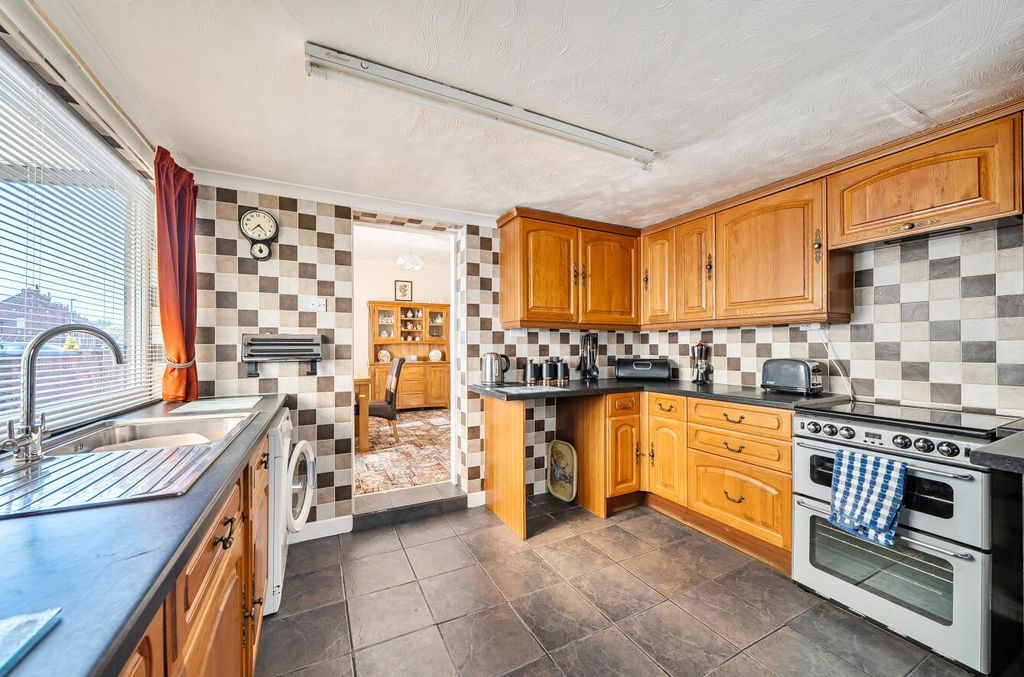 Property photo 2 of 20 1494731-11-6A57Ae9c445Fb.Jpg