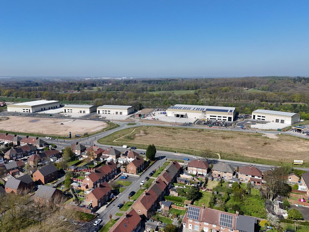 Property photo 3 of 4 Neon 4 - 3